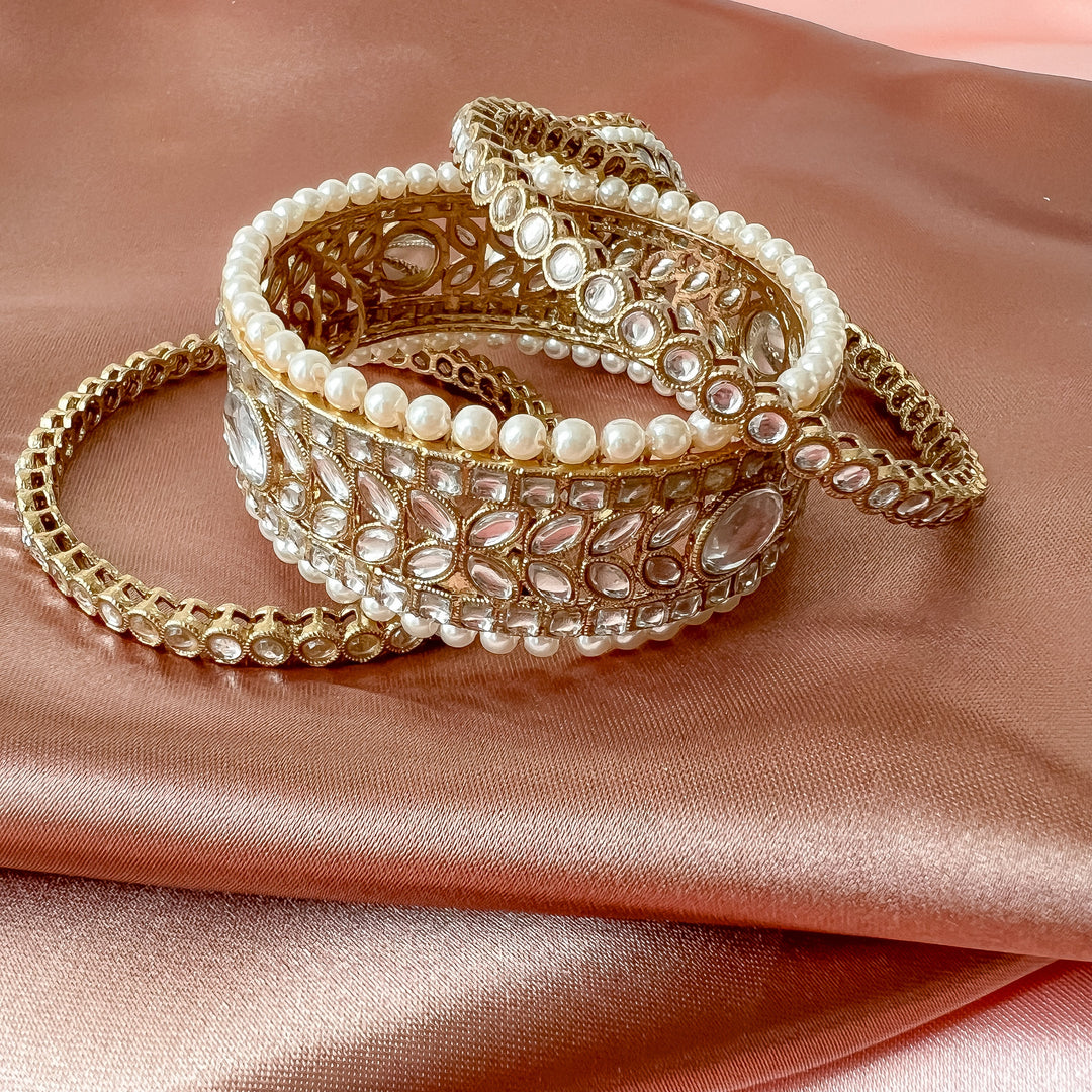 Goudkleurige armbanden