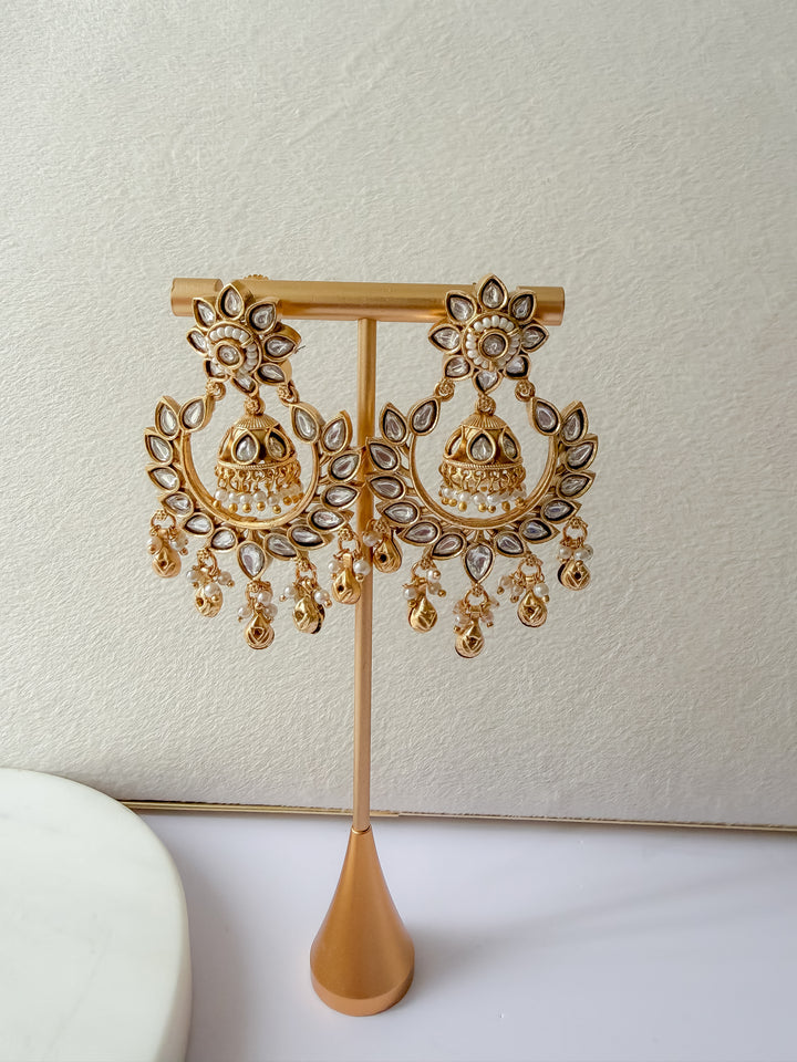Swarna chandbalis goud