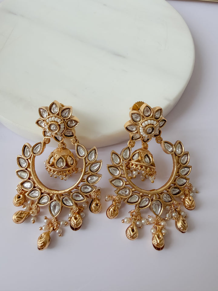 Swarna chandbalis goud