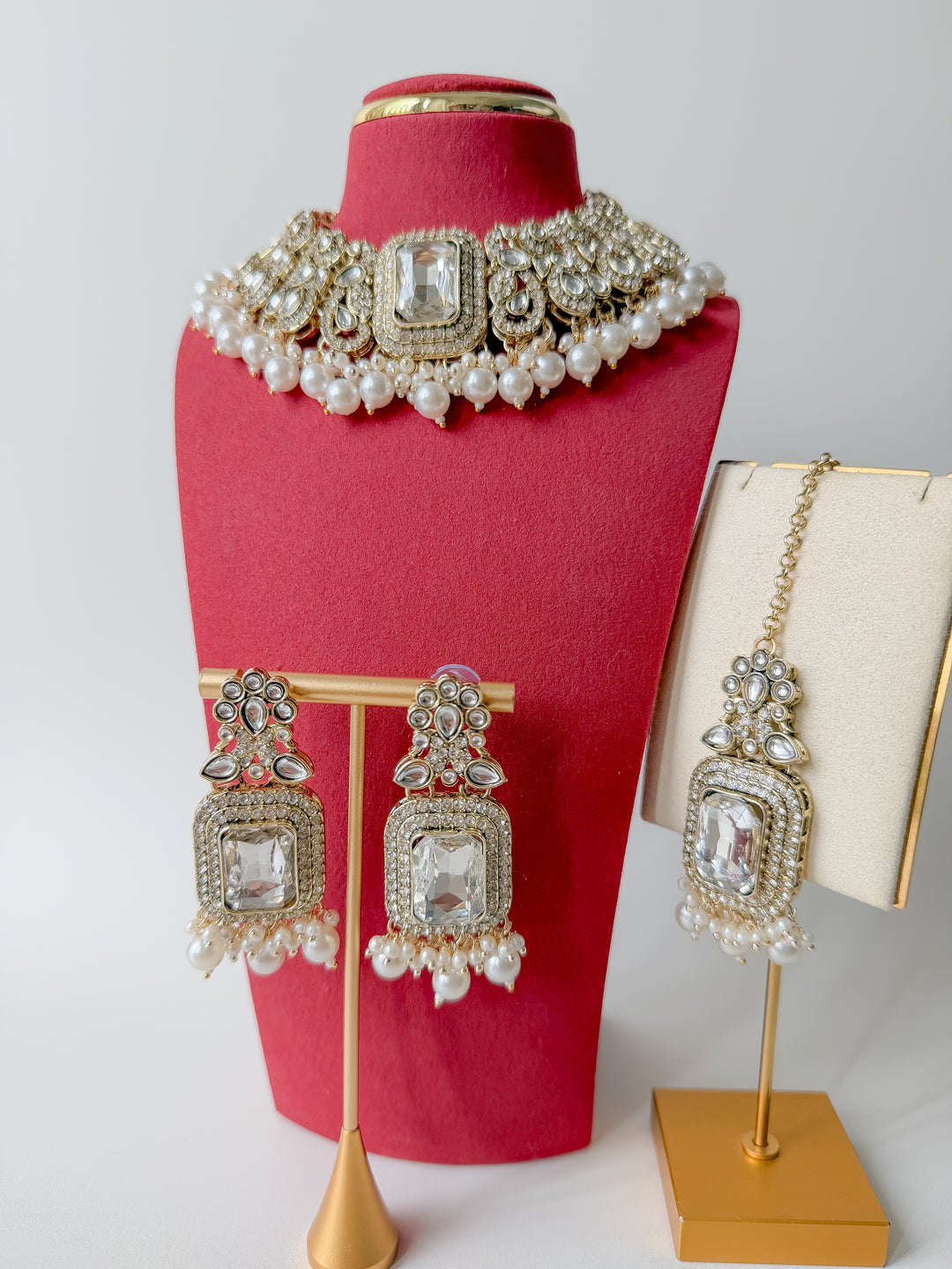 Aruna sieradenset met witte parels
