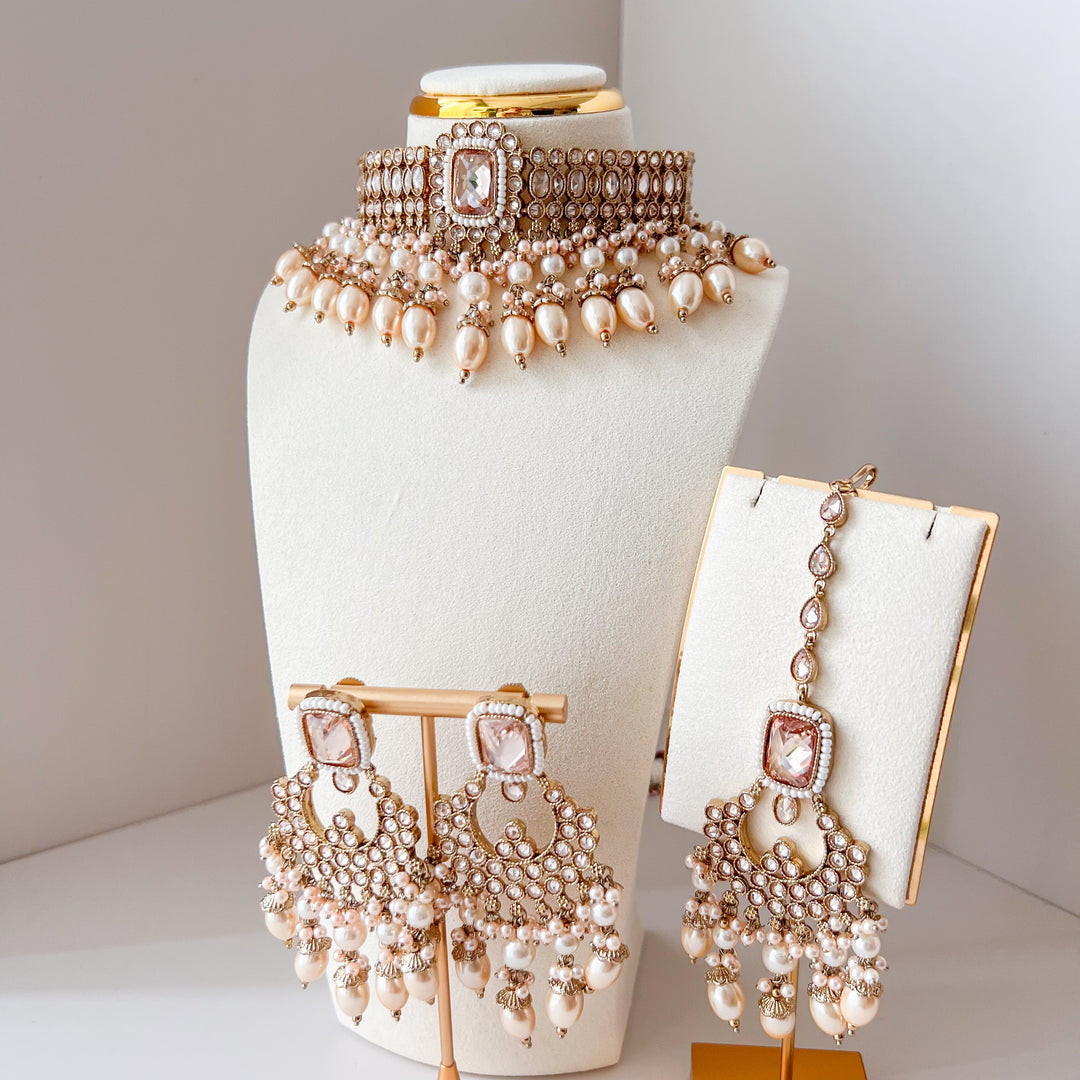 Luxe goudkleurige sieradenset met crèmekleurige parels