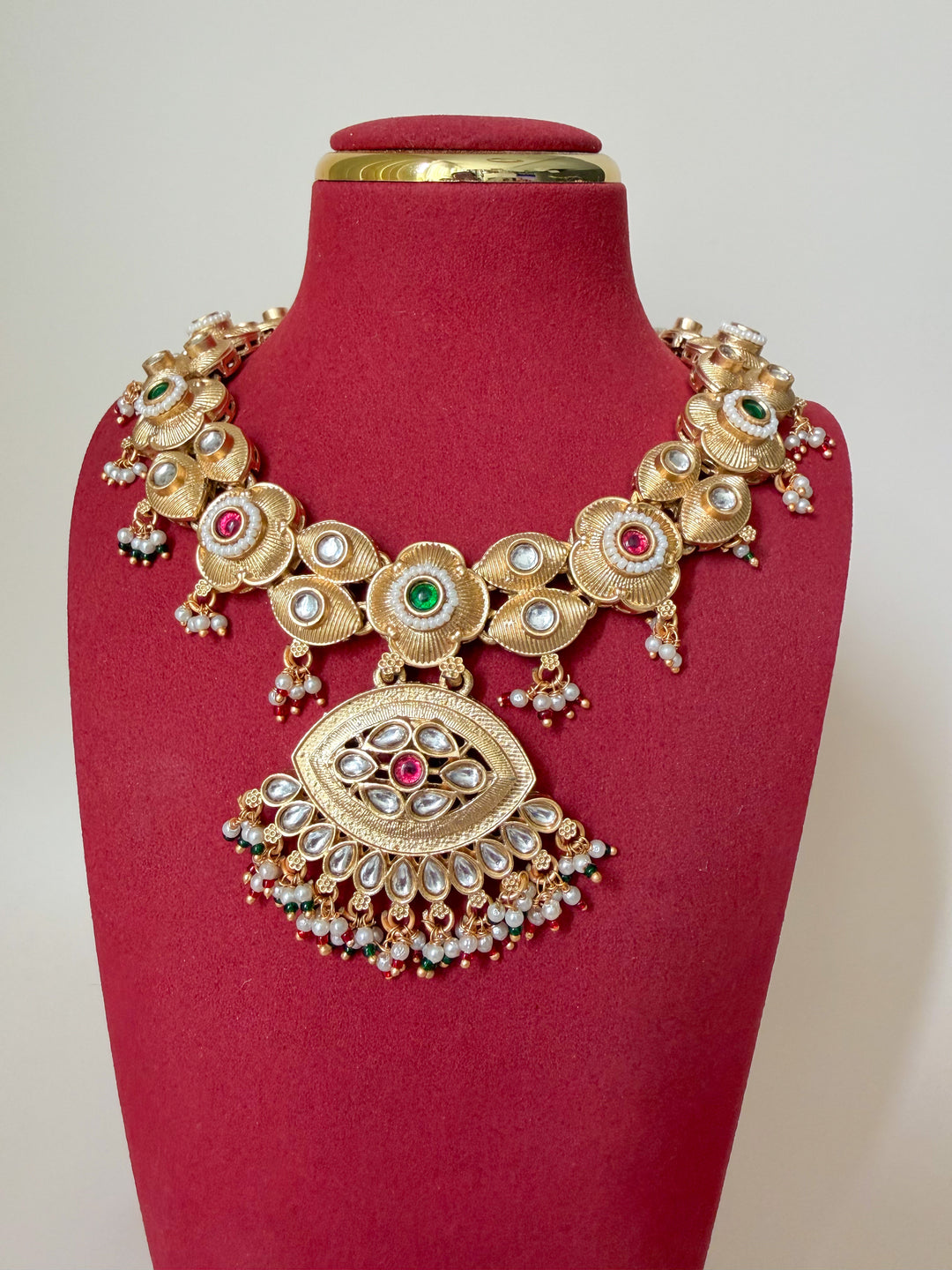Ashna Indiase sieraden set goud