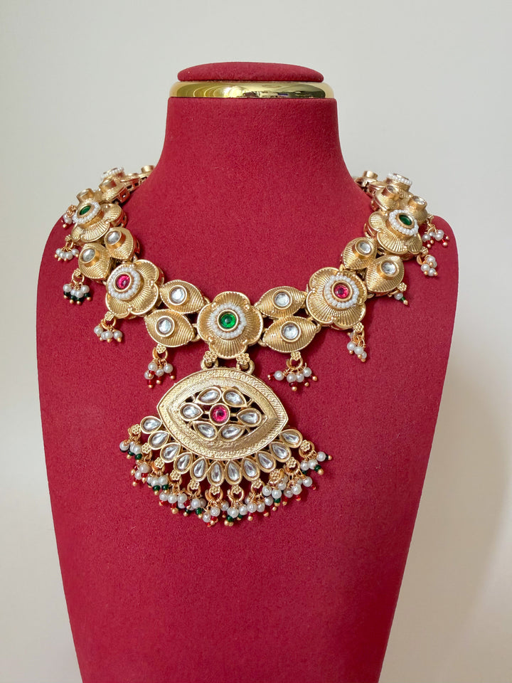 Ashna Indiase sieraden set goud