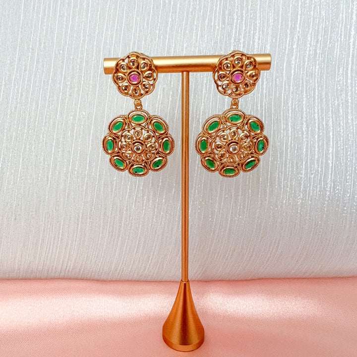 Indiase oorbellen met groene en roze stenen