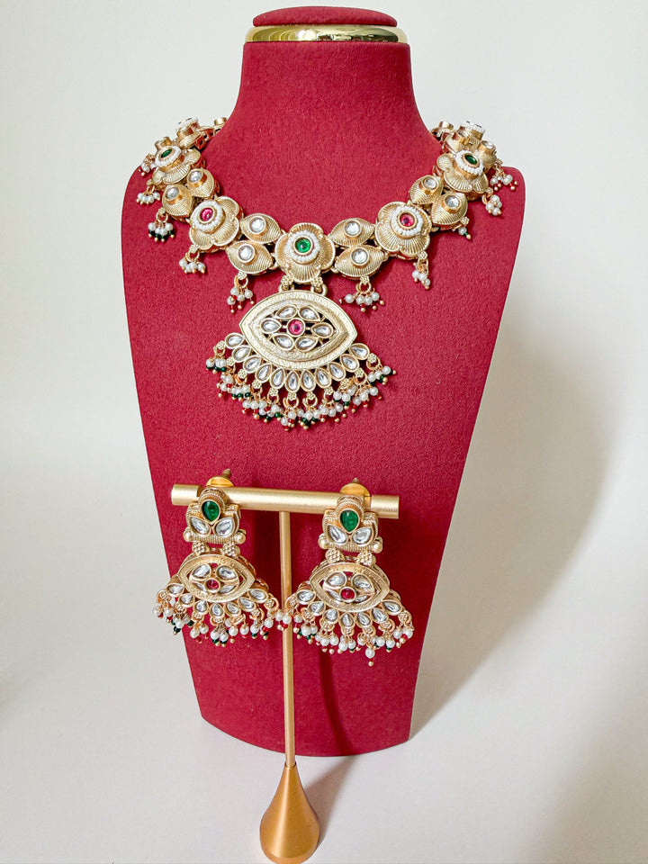 Ashna Indiase sieraden set goud