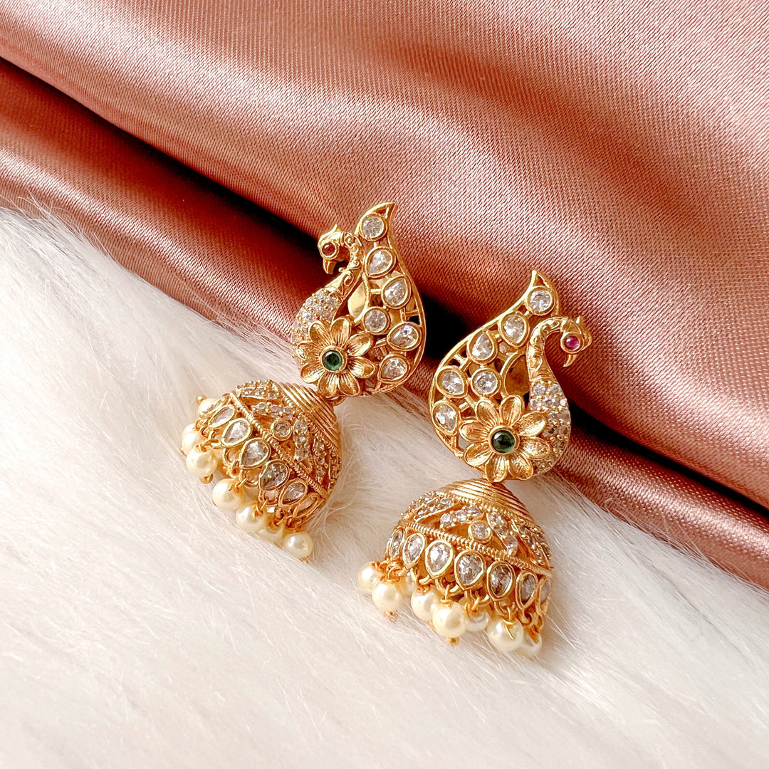 Indiase jhumka oorbellen met pauw-oorknopjes