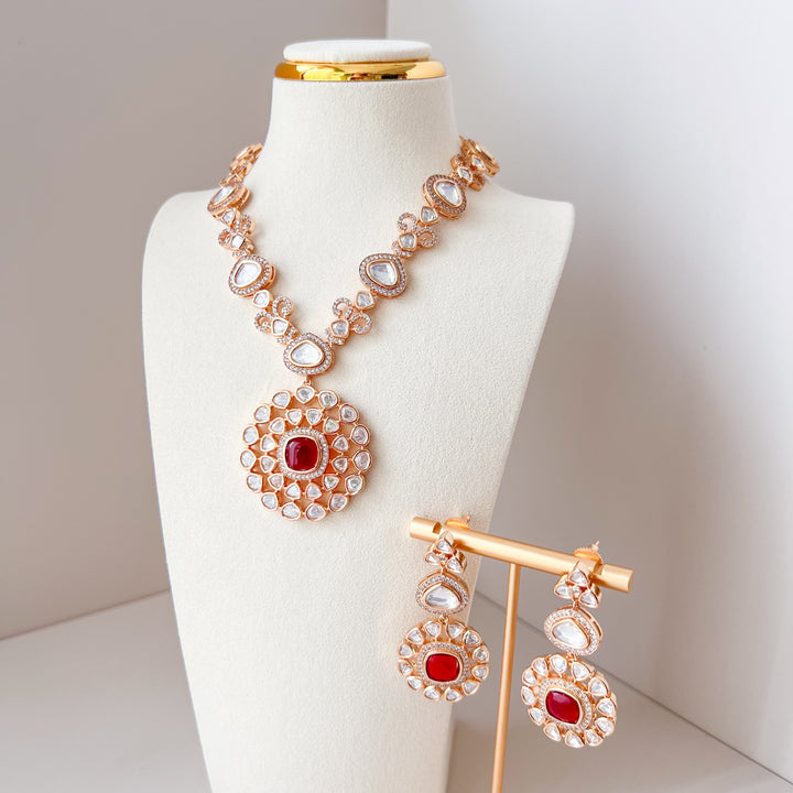 Indiase ketting met kundan stenen en zirkonia's
