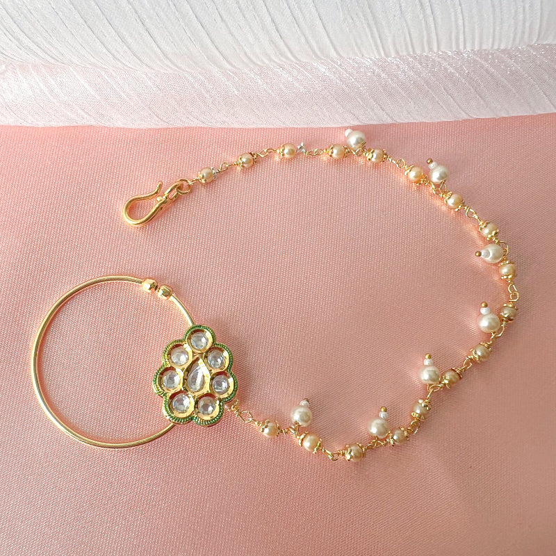 Indiase neusring met haarketting