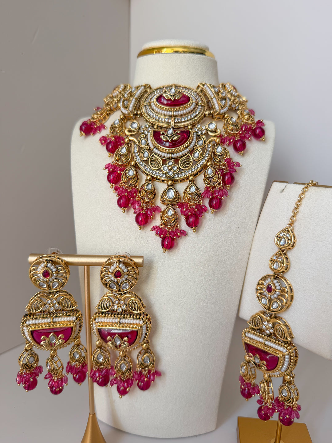 Sharvari sieradenset fuchsia