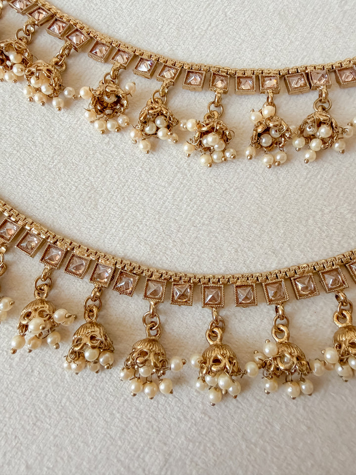 Shveta oorbelketting