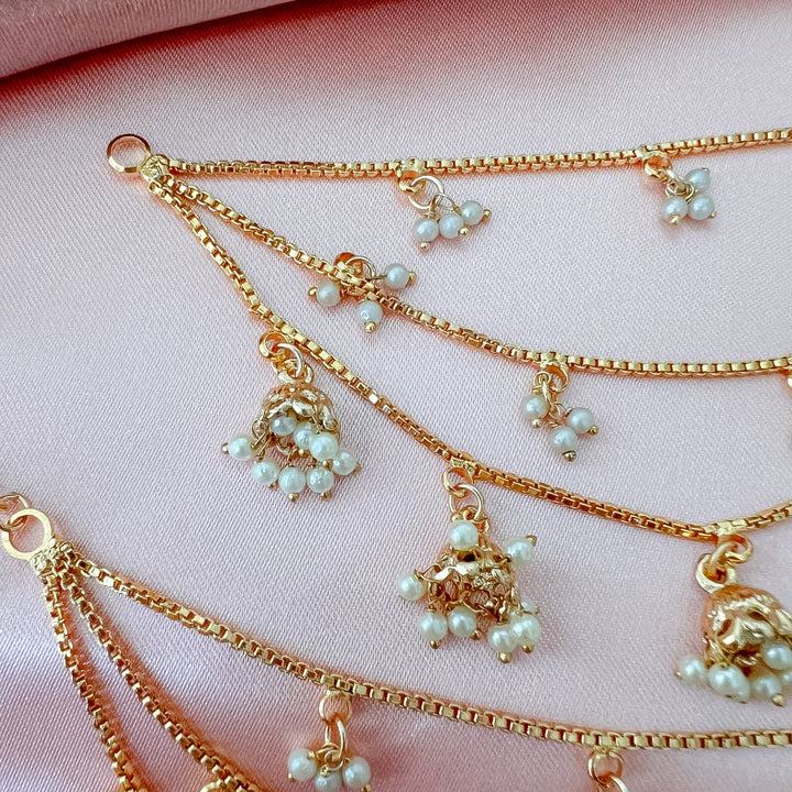 Trayika oorbelketting