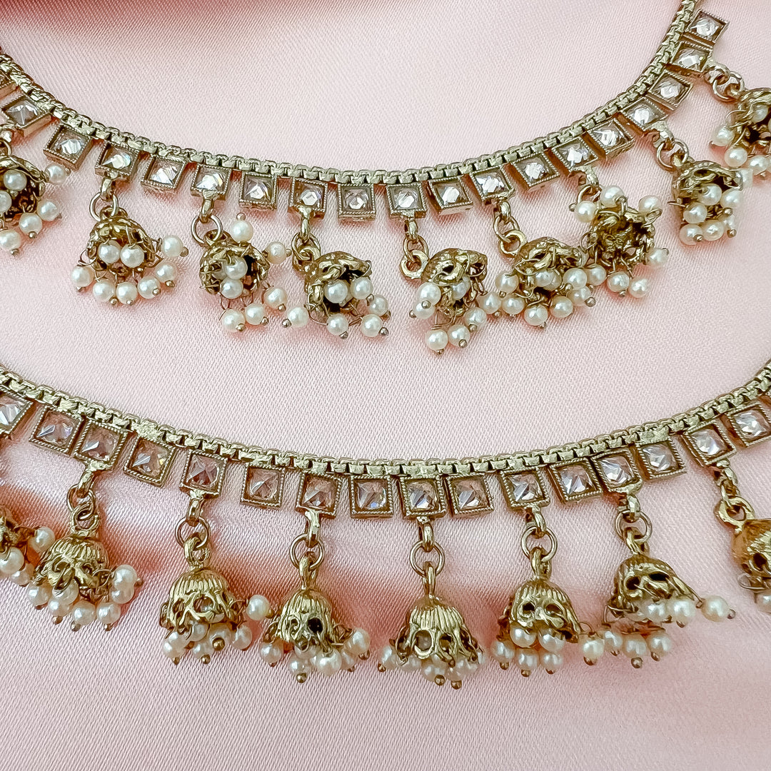Shveta oorbelketting