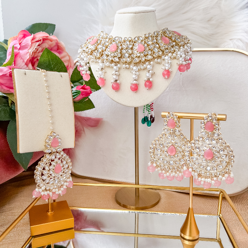 Sharayna set